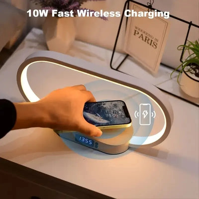 Multifunktionale LED-Schreibtischlampe mit Uhr, Nachtlicht & Wireless Charger
