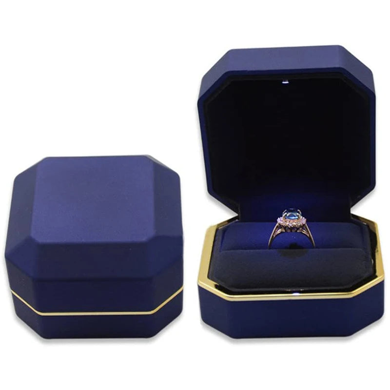 Luxuriöse LED-Schmuckbox für Ringe und Anhänger – Perfekt für Verlobung & Hochzeit